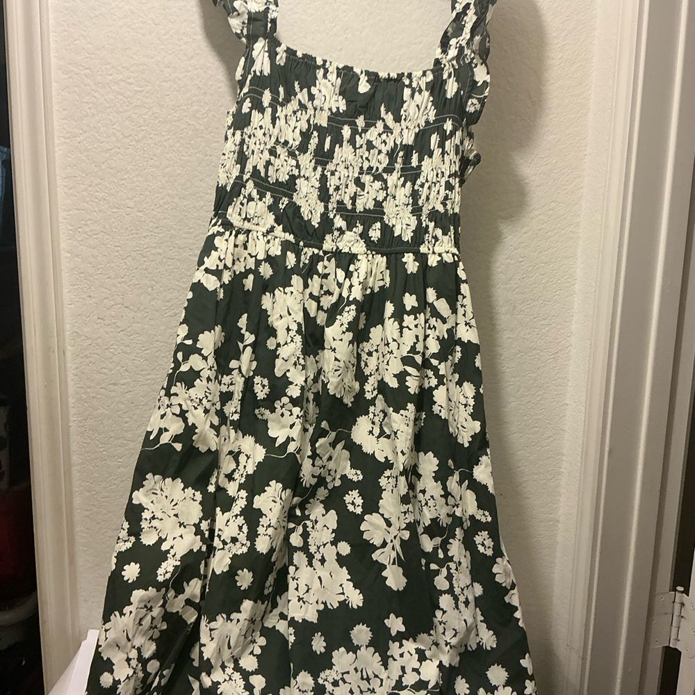 Francesca’s Marcia Floral Ruffle Strap Midi Dress Size L - Picture 8 of 10